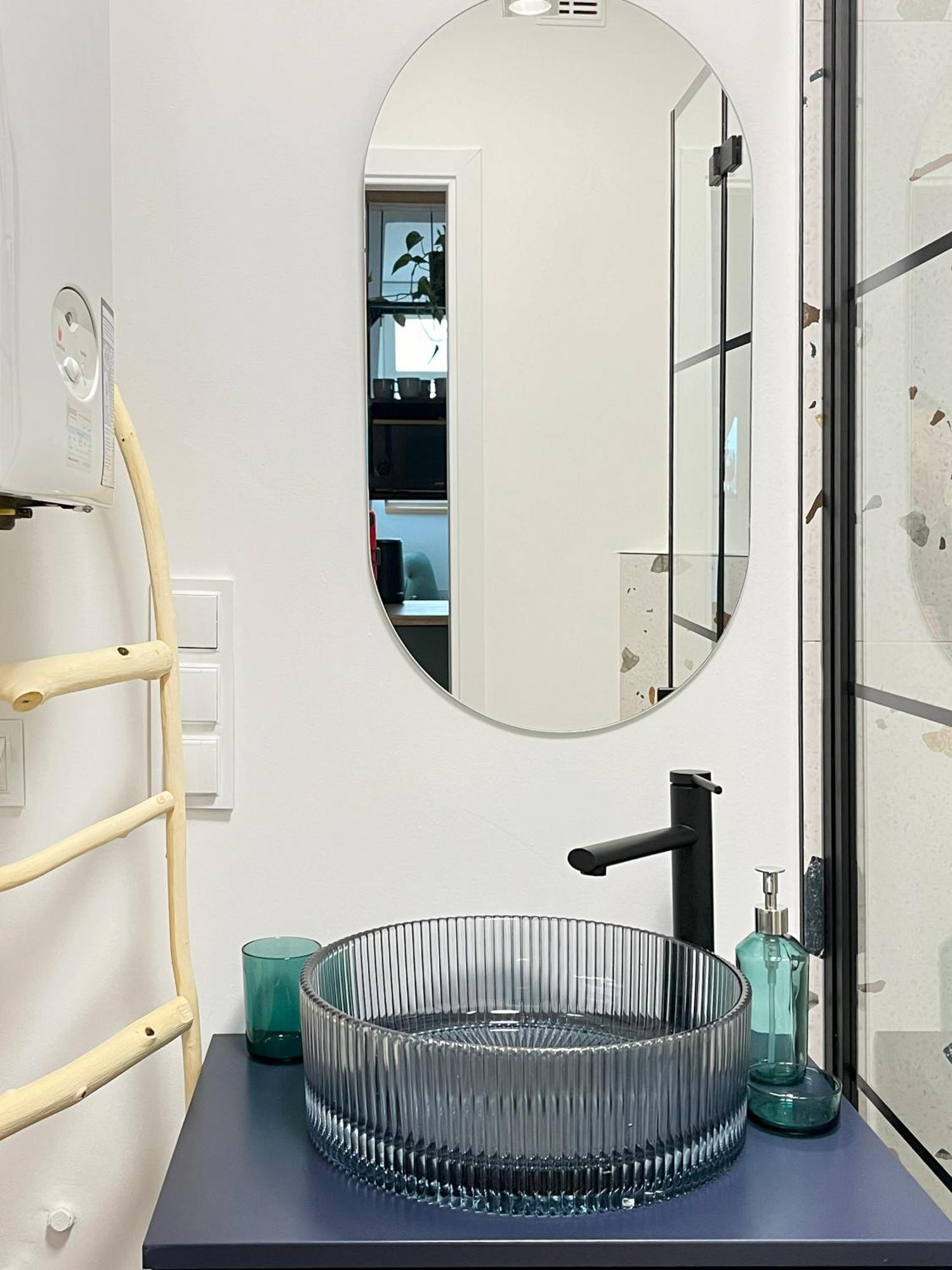 Jacuzzi Premium With Air Conditioning, Main Square Apartament